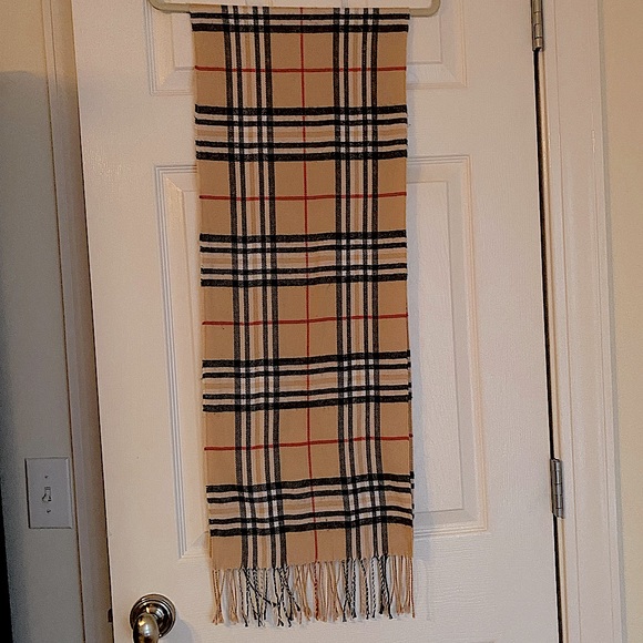 Unisex NWOT Unused Designer Inspired Plaid Scarf - Picture 5 of 11